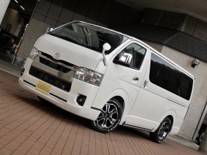 ハイエースバン新車一部改良後　ディーゼル四駆