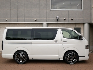 ハイエースバン新車一部改良後　ディーゼル四駆