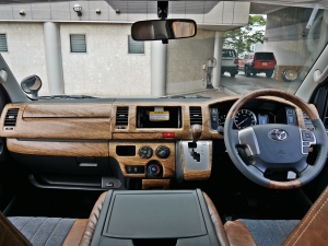 ハイエースバンDX　4WD　ディーゼル　丸目