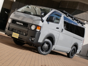 ハイエースバンディーゼル4WD　丸目カスタム　ネオクラシック