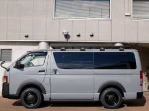 ハイエースバンディーゼル4WD　丸目カスタム　ネオクラシック