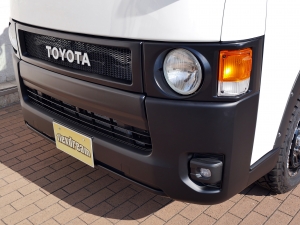 ハイエースバンディーゼル4WD　丸目カスタム　ネオクラシック