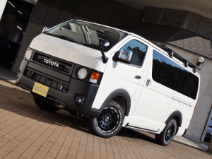 ハイエースバンディーゼル4WD　丸目カスタム　ネオクラシック
