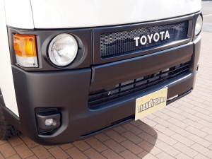 ハイエースバンディーゼル4WD　丸目カスタム　ネオクラシック