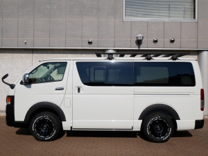 ハイエースバンディーゼル4WD　丸目カスタム　ネオクラシック