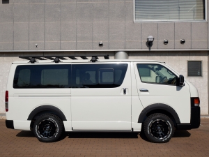 ハイエースバンディーゼル4WD　丸目カスタム　ネオクラシック