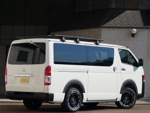 ハイエースバンディーゼル4WD　丸目カスタム　ネオクラシック