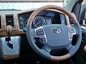 ハイエースバンディーゼル4WD　丸目カスタム　ネオクラシック