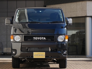 ハイエースバンディーゼル4WD　丸目カスタム　ネオクラシック