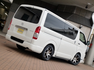 ハイエースバン新車一部改良後　ディーゼル四駆