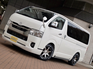 ハイエースバン新車一部改良後　ディーゼル四駆