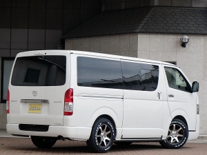 ハイエースバン新車一部改良後　ディーゼル四駆