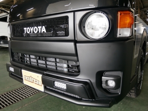 ハイエースバンディーゼル4WD　丸目カスタム　ネオクラシック