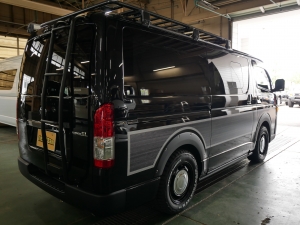 ハイエースバンディーゼル4WD　丸目カスタム　ネオクラシック
