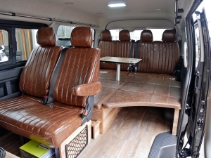 ハイエースワゴン１０人乗り　車中泊できる街乗り仕様車