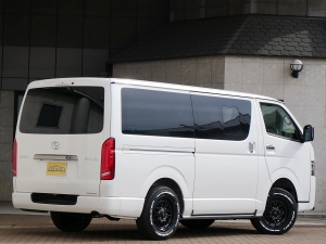 ハイエースバン新車一部改良後　ディーゼル四駆