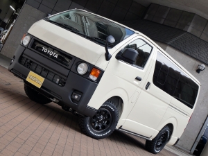 ハイエースバンディーゼル4WD　丸目カスタム　ネオクラシック