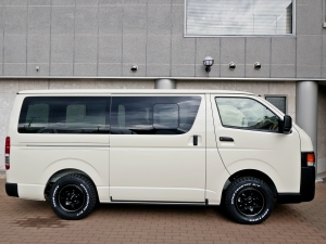 ハイエースバンディーゼル4WD　丸目カスタム　ネオクラシック