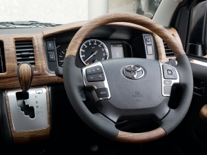 ハイエースバンディーゼル4WD　丸目カスタム　ネオクラシック