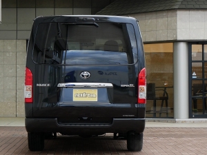 ハイエースバンディーゼル4WD　丸目カスタム　ネオクラシック