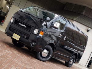 ハイエースバンディーゼル4WD　丸目カスタム　ネオクラシック