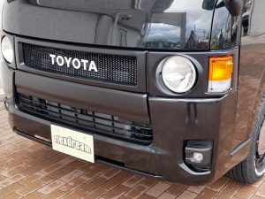 ハイエースバンディーゼル4WD　丸目カスタム　ネオクラシック