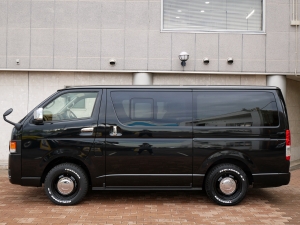 ハイエースバンディーゼル4WD　丸目カスタム　ネオクラシック