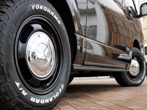 ハイエースバンディーゼル4WD　丸目カスタム　ネオクラシック