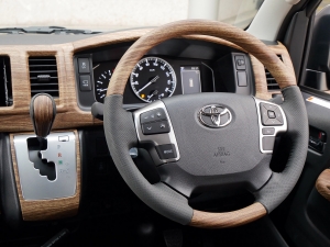 ハイエースバンディーゼル4WD　丸目カスタム　ネオクラシック