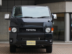 ハイエースバン新車アウトレットディーゼル4WD　丸目カスタム　ネオクラシック