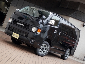 ハイエースバン新車アウトレットディーゼル4WD　丸目カスタム　ネオクラシック