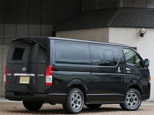 ハイエースバン新車アウトレットディーゼル4WD　丸目カスタム　ネオクラシック