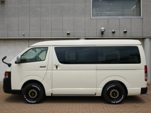 ハイエースバン新車アウトレット特設カラーライトイエロー　安全装備付き