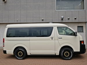 ハイエースバン新車アウトレット特設カラーライトイエロー　安全装備付き