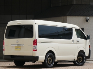 ハイエースバン新車アウトレット特設カラーライトイエロー　安全装備付き