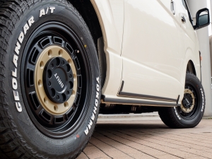 ハイエースバン新車アウトレット特設カラーライトイエロー　安全装備付き