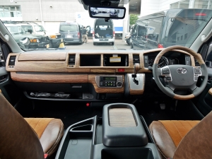 ハイエースバン新車アウトレット特設カラーライトイエロー　安全装備付き