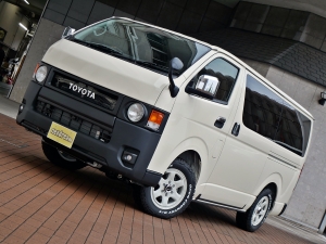 ハイエースバン新車アウトレットディーゼル4WD　丸目カスタム　ネオクラシック