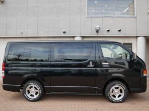 ハイエースバンディーゼル4WD　丸目カスタム　ネオクラシック