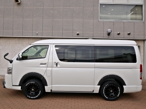 ハイエースバン新車アウトレットマイナーチェンジモデル バンライフカスタム