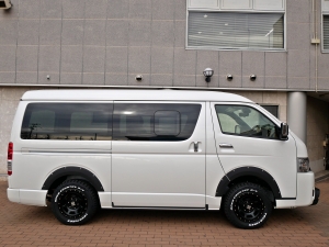 ハイエースバン新車アウトレットマイナーチェンジモデル バンライフカスタム