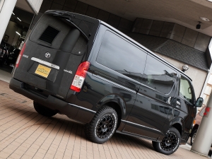 ハイエースバンディーゼル4WD　丸目カスタム　ネオクラシック