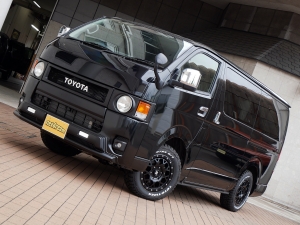 ハイエースバンディーゼル4WD　丸目カスタム　ネオクラシック