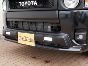 ハイエースバンディーゼル4WD　丸目カスタム　ネオクラシック
