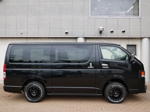 ハイエースバンディーゼル4WD　丸目カスタム　ネオクラシック