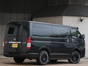 ハイエースバンディーゼル4WD　丸目カスタム　ネオクラシック