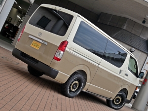 ハイエースバンディーゼル4WD　丸目カスタム　ネオクラシック