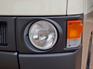 ハイエースバンディーゼル4WD　丸目カスタム　ネオクラシック
