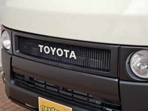ハイエースバンディーゼル4WD　丸目カスタム　ネオクラシック