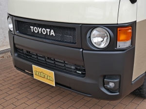 ハイエースバンディーゼル4WD　丸目カスタム　ネオクラシック